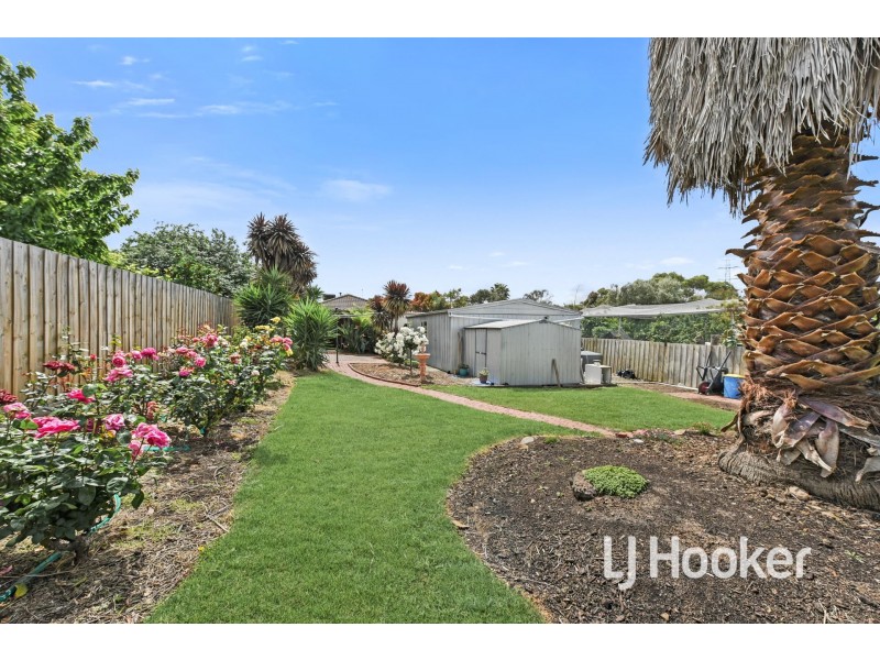 8 Acre Rise, Hampton Park VIC 3976