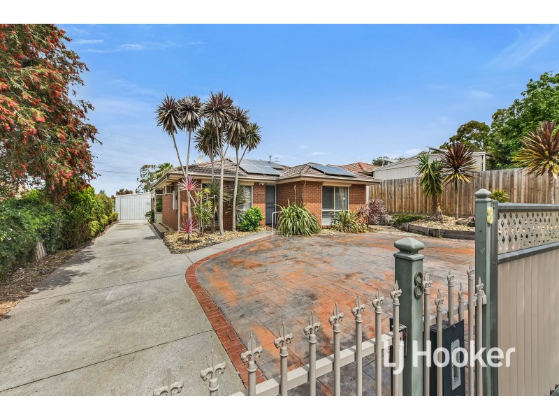 8 Acre Rise, Hampton Park VIC 3976