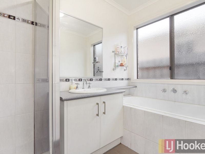 18 Domino Way, Hampton Park VIC 3976