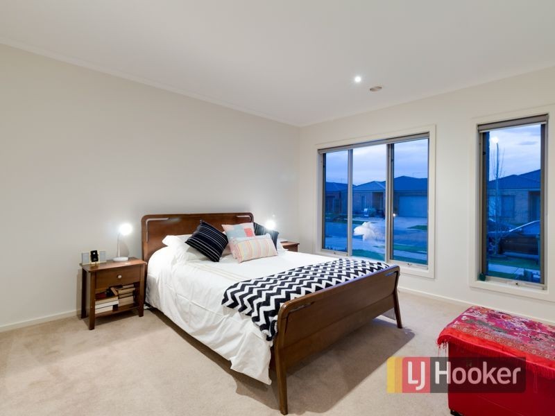 26 Cadillac Street, Cranbourne East VIC 3977