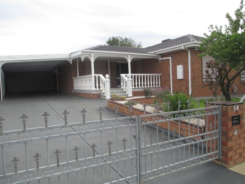 34 Cairns Road, Hampton Park VIC 3976