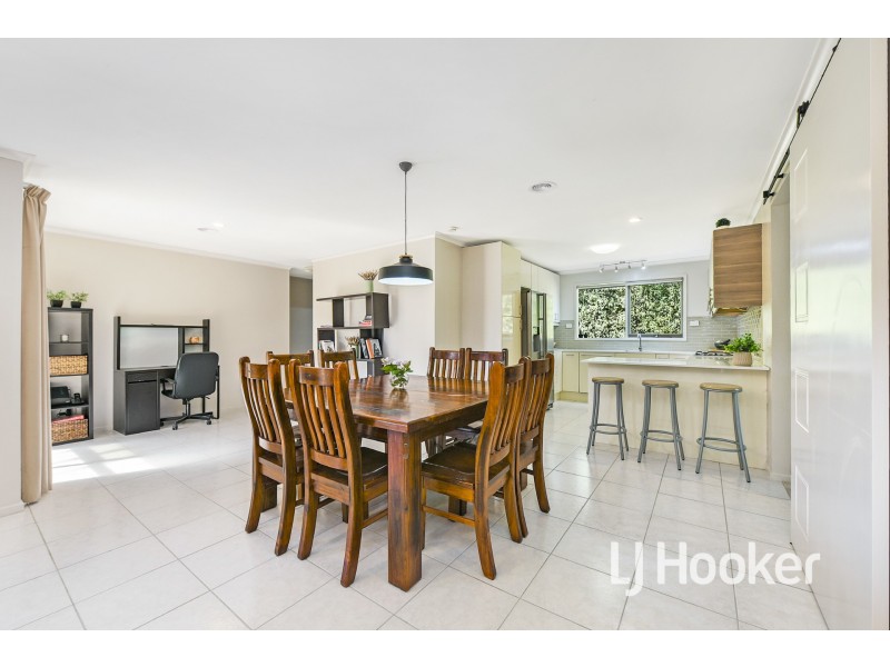 2 Erin Court, Hampton Park VIC 3976