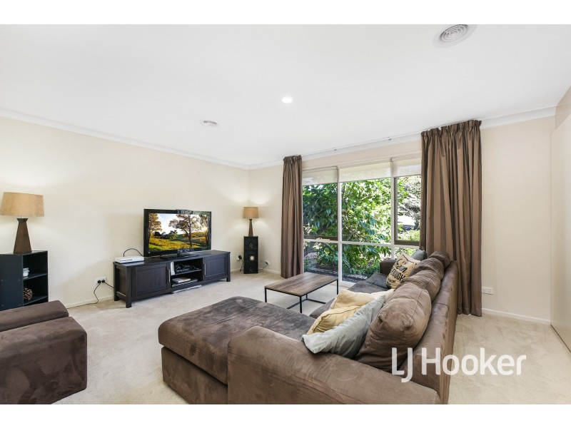 2 Erin Court, Hampton Park VIC 3976