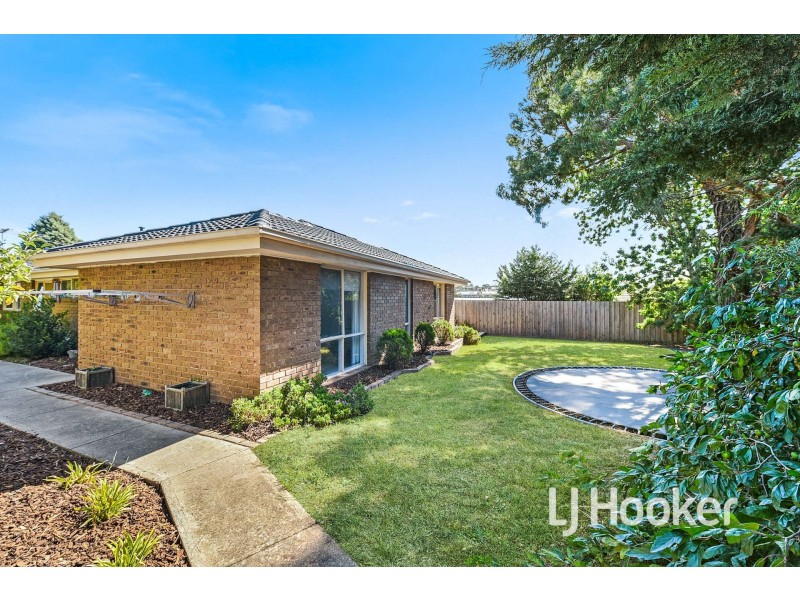 2 Erin Court, Hampton Park VIC 3976