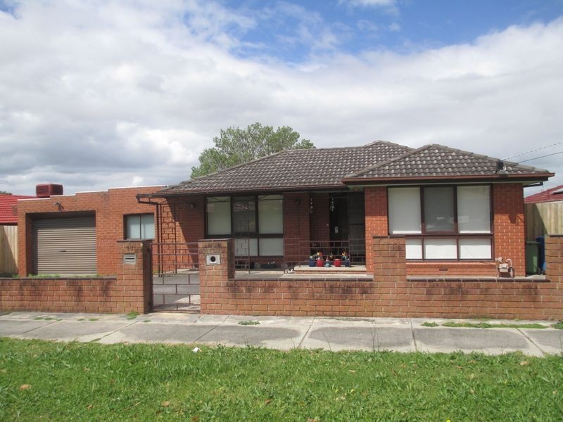 18 Robinson Crescent, Hampton Park VIC 3976