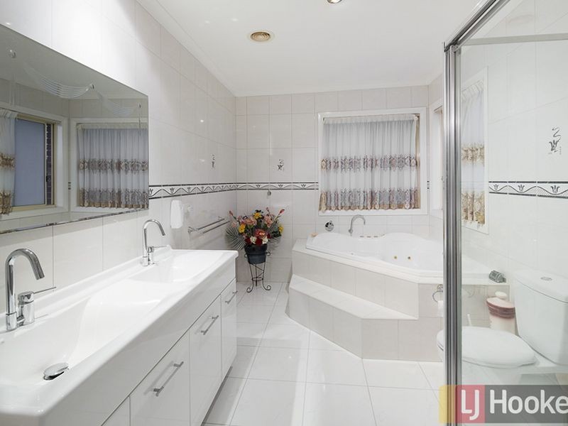 29 Grenfell Rise, Narre Warren South VIC 3805