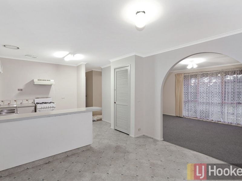 117 Oaktree Drive, Hampton Park VIC 3976