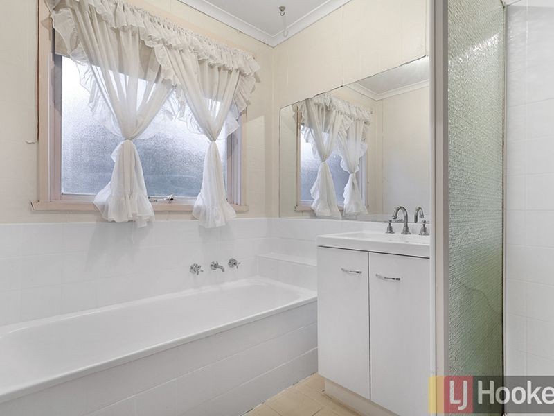 117 Oaktree Drive, Hampton Park VIC 3976