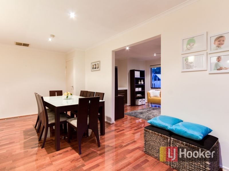 5 Beckington Crescent, Hampton Park VIC 3976