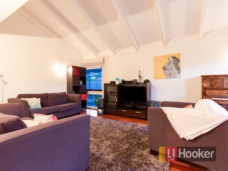 5 Beckington Crescent, Hampton Park VIC 3976