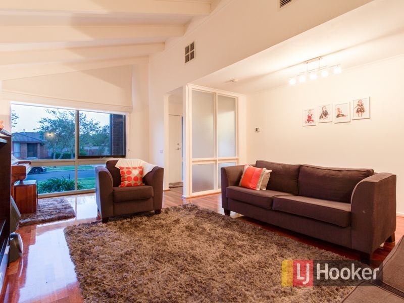 5 Beckington Crescent, Hampton Park VIC 3976