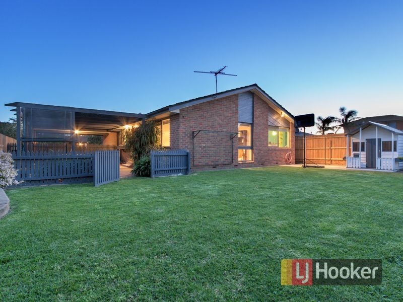 5 Beckington Crescent, Hampton Park VIC 3976