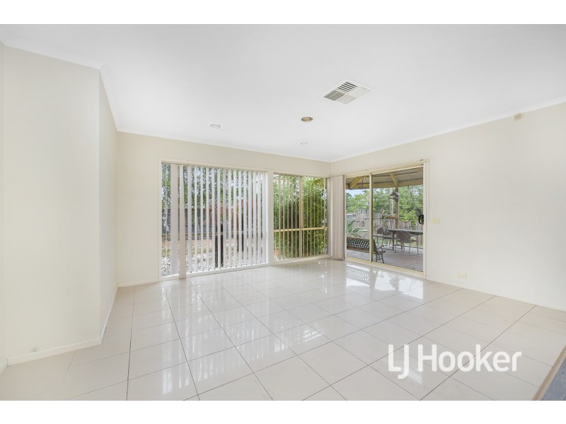 94 Strathaird Drive, Narre Warren South VIC 3805