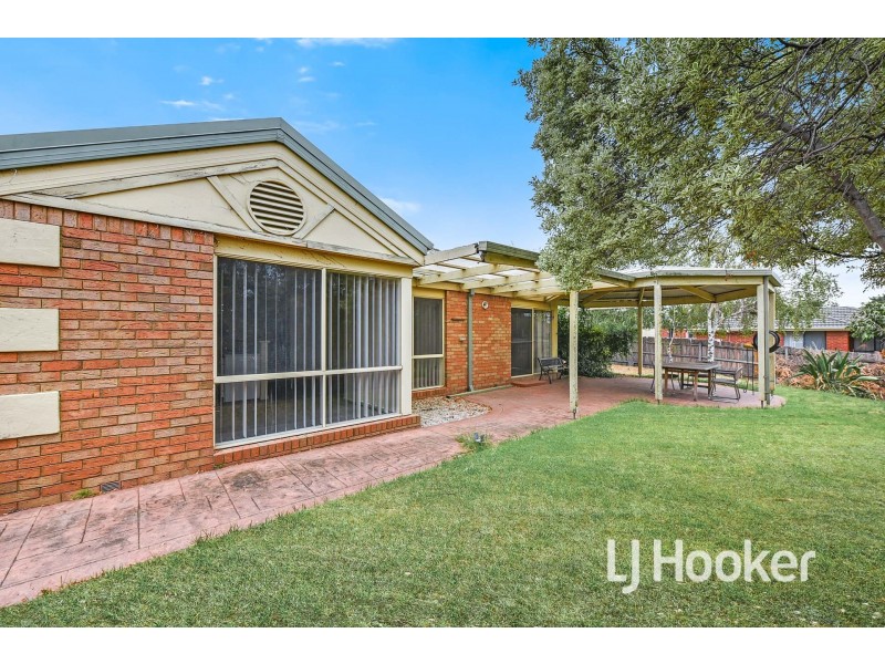 94 Strathaird Drive, Narre Warren South VIC 3805