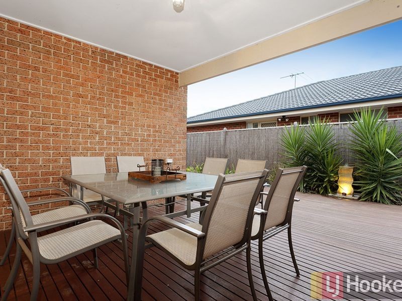 50 Westmoreland Avenue, Cranbourne North VIC 3977