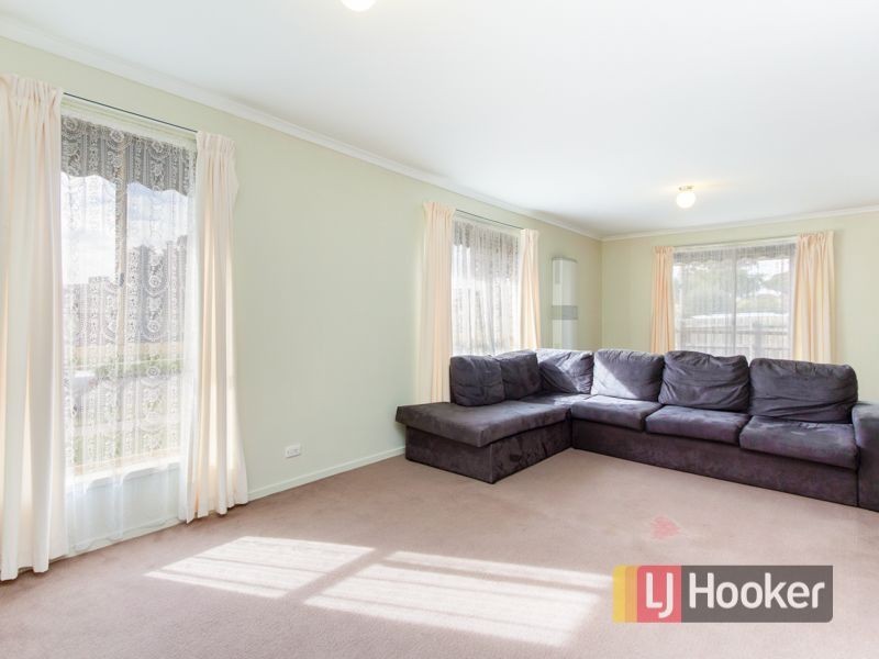 18 Ivan Crescent, Hampton Park VIC 3976