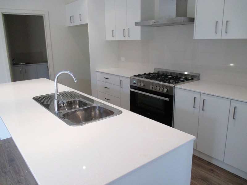 75 Fiorelli Boulevard, Cranbourne East VIC 3977