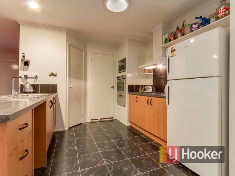 11 Hasluck Crescent, Lynbrook VIC 3975