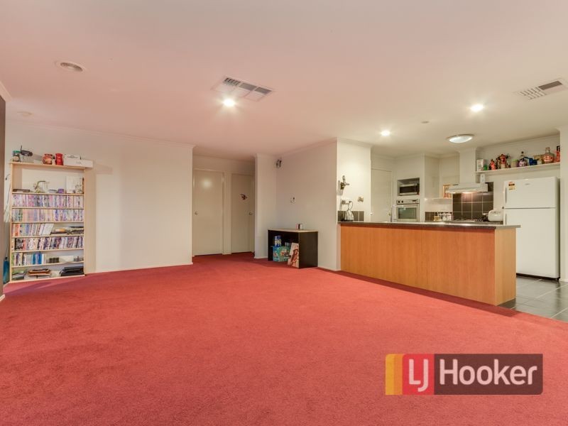 11 Hasluck Crescent, Lynbrook VIC 3975