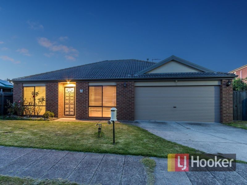 11 Hasluck Crescent, Lynbrook VIC 3975
