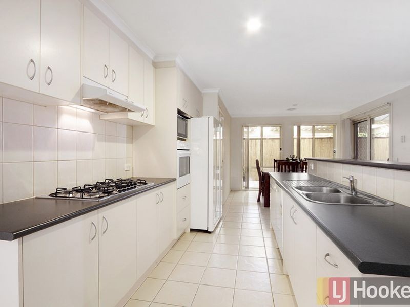 48 Chisholm Crescent, Narre Warren South VIC 3805