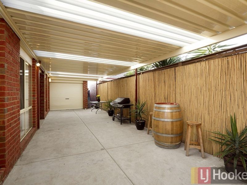 48 Chisholm Crescent, Narre Warren South VIC 3805