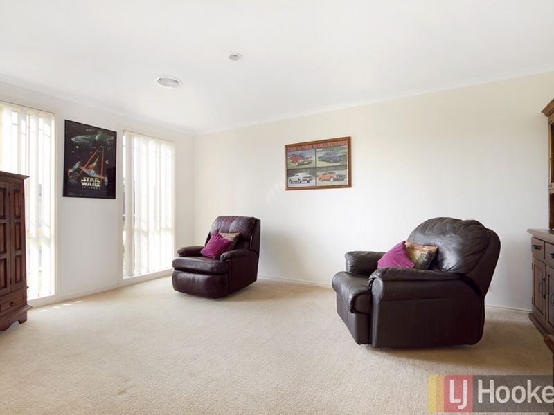 48 Chisholm Crescent, Narre Warren South VIC 3805