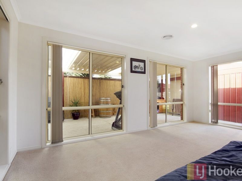 48 Chisholm Crescent, Narre Warren South VIC 3805