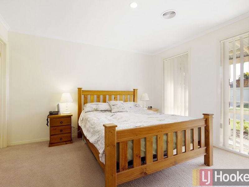 48 Chisholm Crescent, Narre Warren South VIC 3805