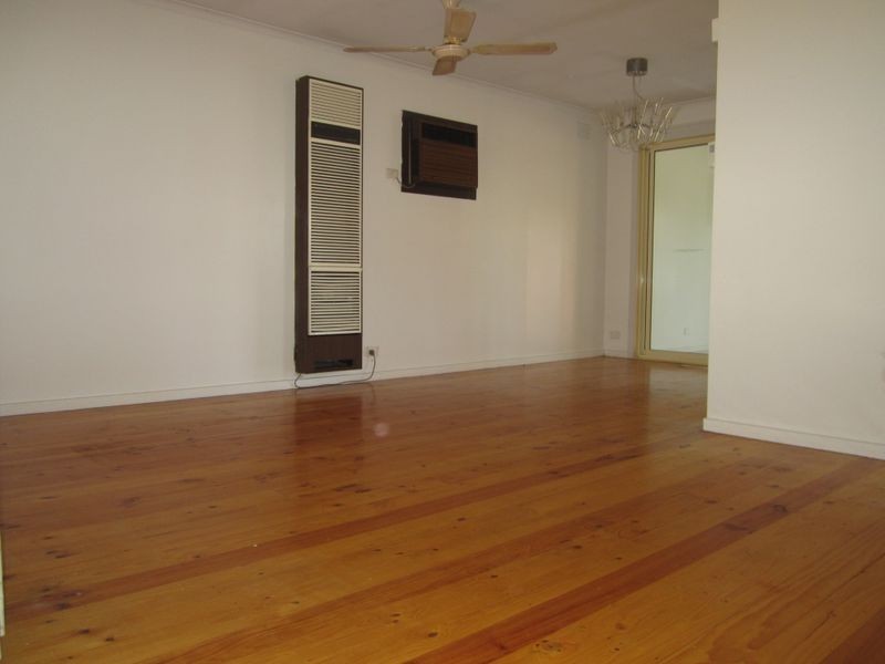 210 James Cook Drive, Endeavour Hills VIC 3802