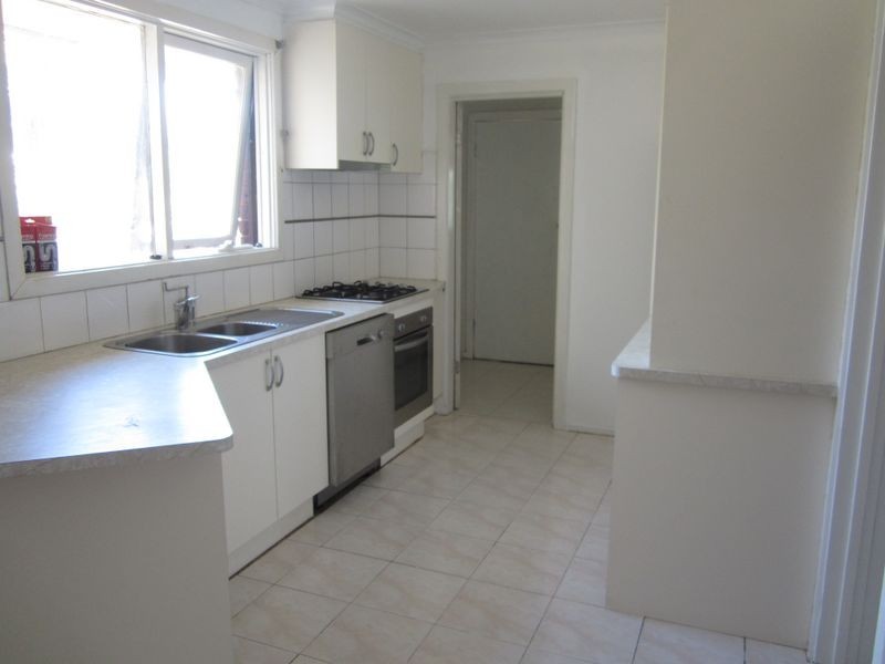 210 James Cook Drive, Endeavour Hills VIC 3802