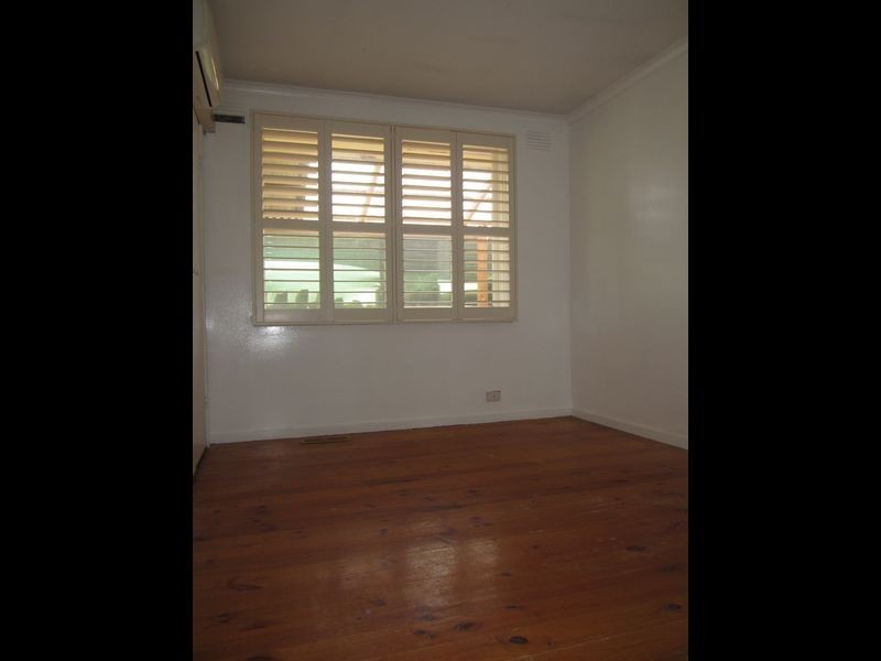 210 James Cook Drive, Endeavour Hills VIC 3802