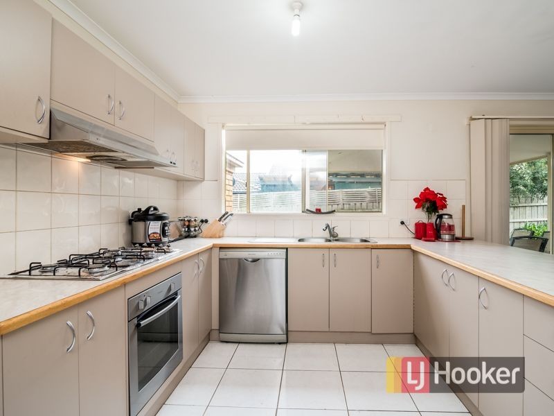 18 Nirringa Drive, Hampton Park VIC 3976