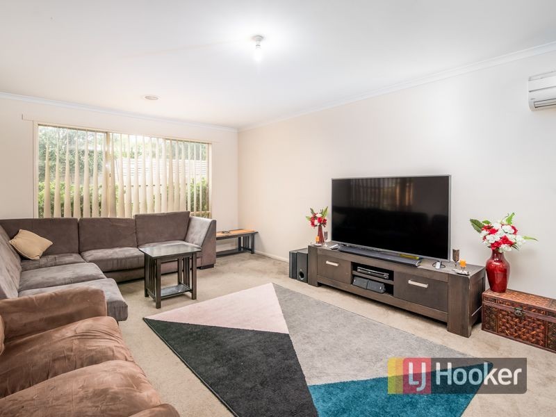 18 Nirringa Drive, Hampton Park VIC 3976
