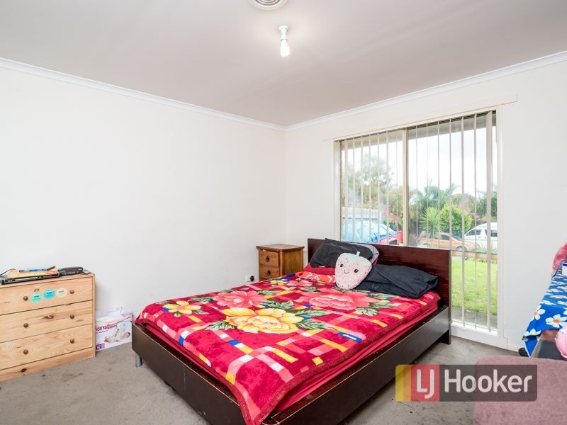 18 Nirringa Drive, Hampton Park VIC 3976