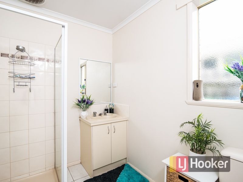 18 Nirringa Drive, Hampton Park VIC 3976