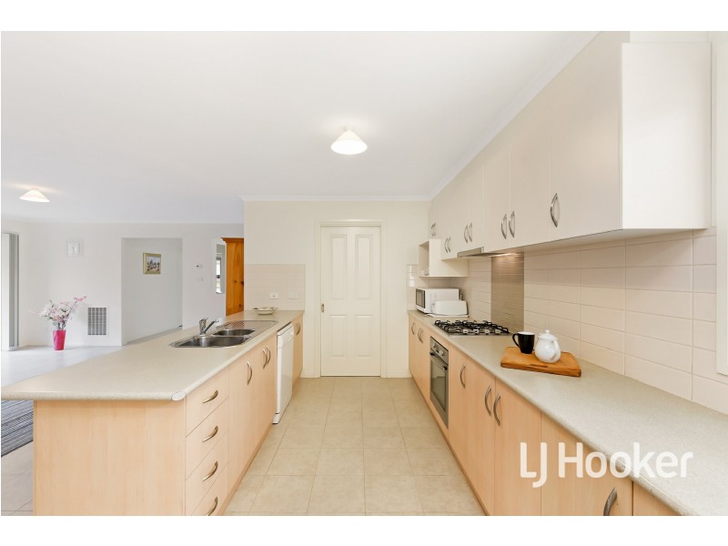 30 Domino Way, Hampton Park VIC 3976