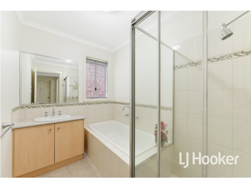 30 Domino Way, Hampton Park VIC 3976