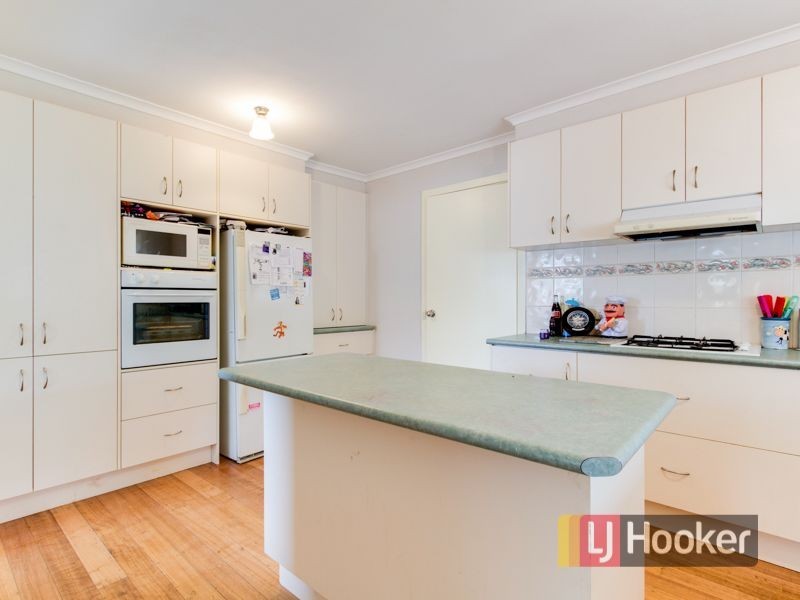 16 Robjant Street, Hampton Park VIC 3976