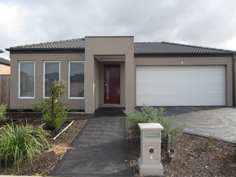 4 Bushman Way, Lynbrook VIC 3975