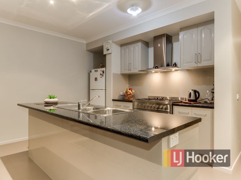 10 Taradale Street, Cranbourne North VIC 3977