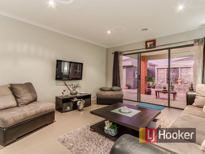 10 Taradale Street, Cranbourne North VIC 3977