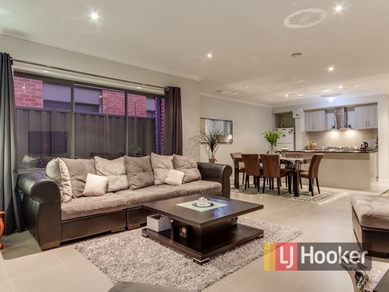 10 Taradale Street, Cranbourne North VIC 3977