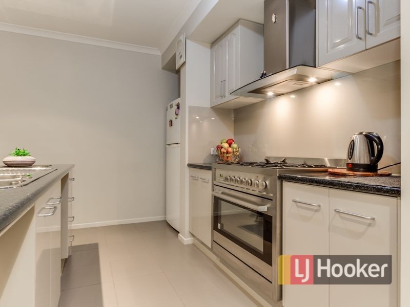 10 Taradale Street, Cranbourne North VIC 3977