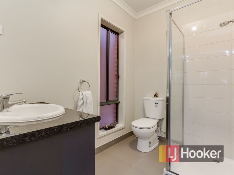10 Taradale Street, Cranbourne North VIC 3977