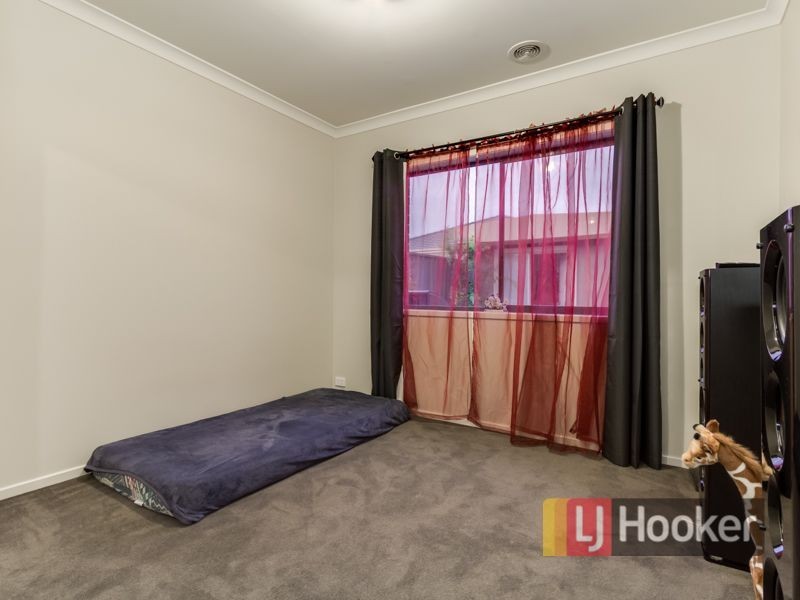 10 Taradale Street, Cranbourne North VIC 3977