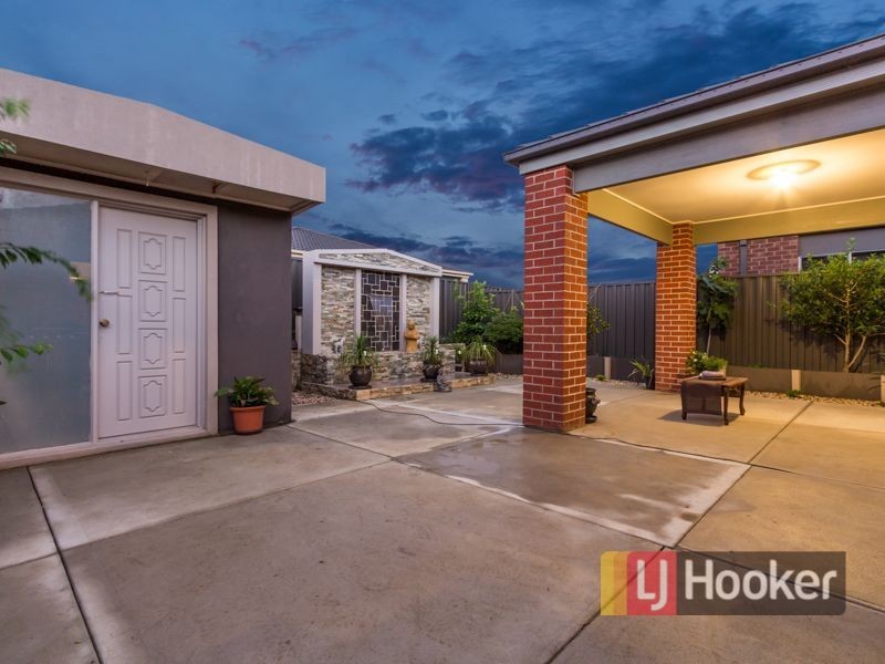 10 Taradale Street, Cranbourne North VIC 3977