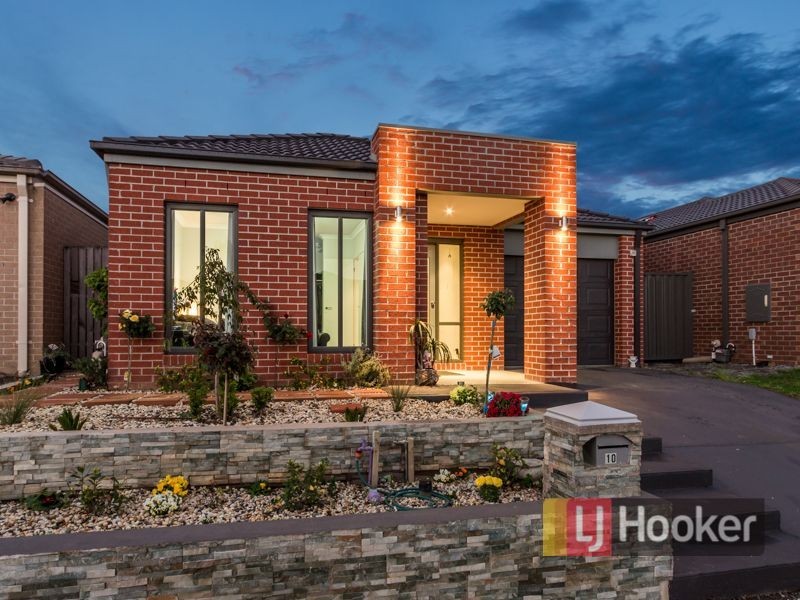 10 Taradale Street, Cranbourne North VIC 3977