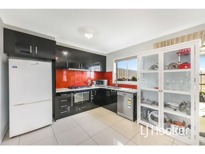 49 Sallys Run, Hampton Park VIC 3976