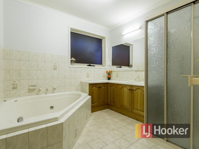 12 Thanos Court, Hallam VIC 3803
